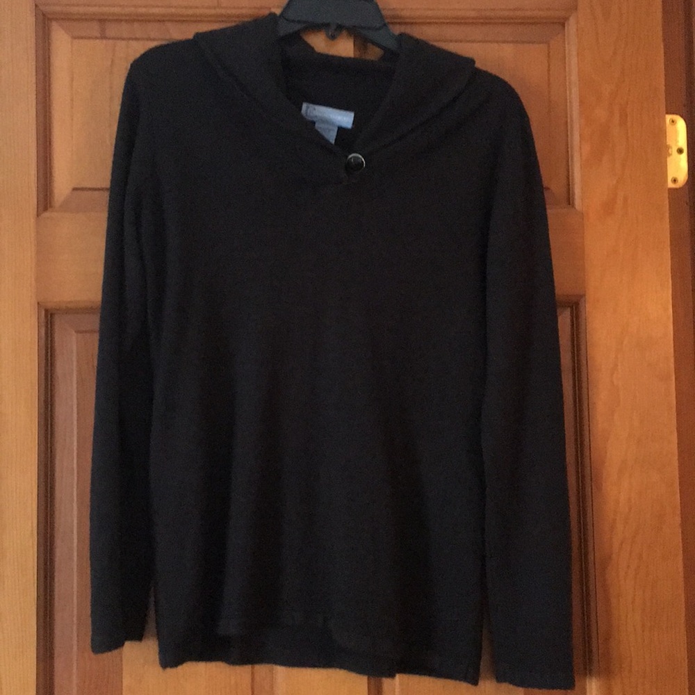 Black sweater with collar